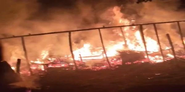सुपौल: रामपुर में भीषण आग का तांडव, 4 घर राख, लाखों का नुकसान