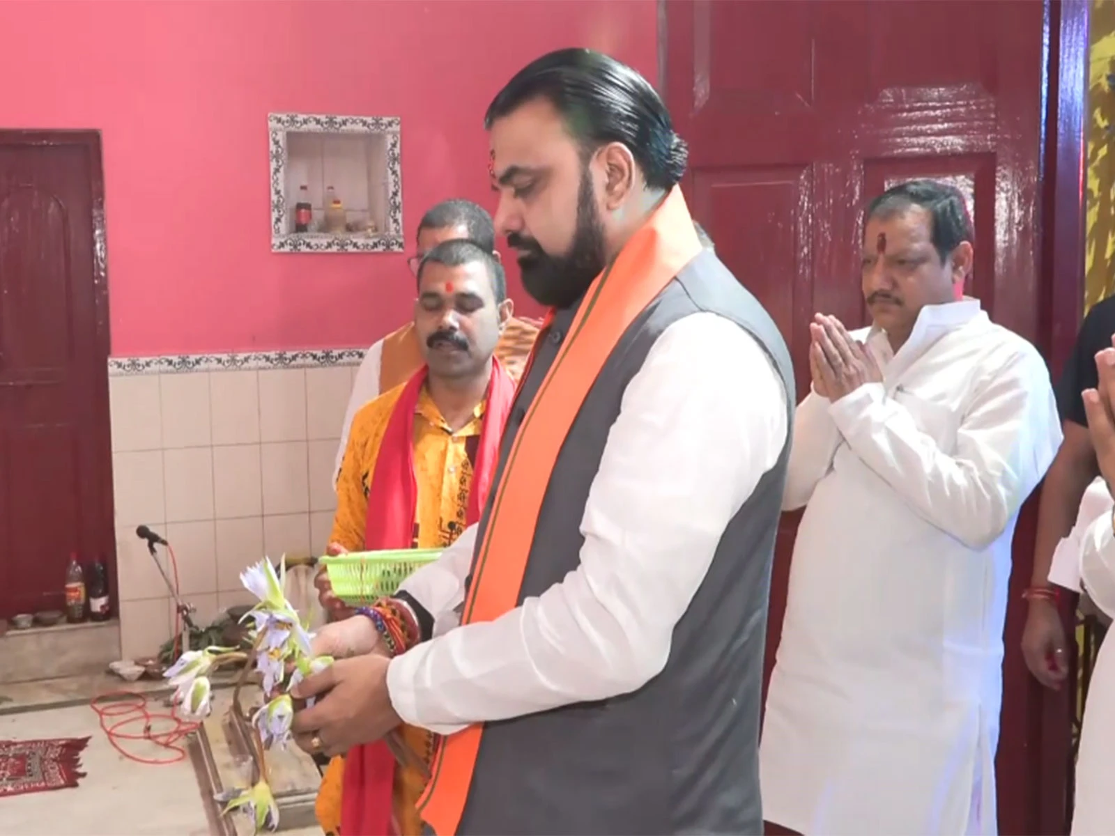 मुंगेर में सम्राट चौधरी दुर्गा पूजा में शामिल, पटना में किया कन्या पूजन