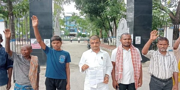 सुपौल: बिजली कटौती और जर्जर सड़कों से जनता बेहाल, युवा कांग्रेस ने खोला मोर्चा