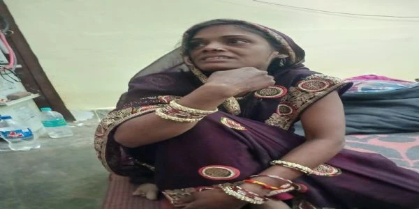 प्रेमी के परिवार ने नकारा, तो रेलवे टावर पर चढ़ गई प्रेमिका