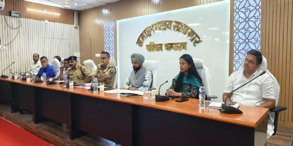 दुर्गापूजा पर प्रशासन सख्त: ड्रोन से होगी निगरानी, अफवाह फैलाने वालों की खैर नहीं!