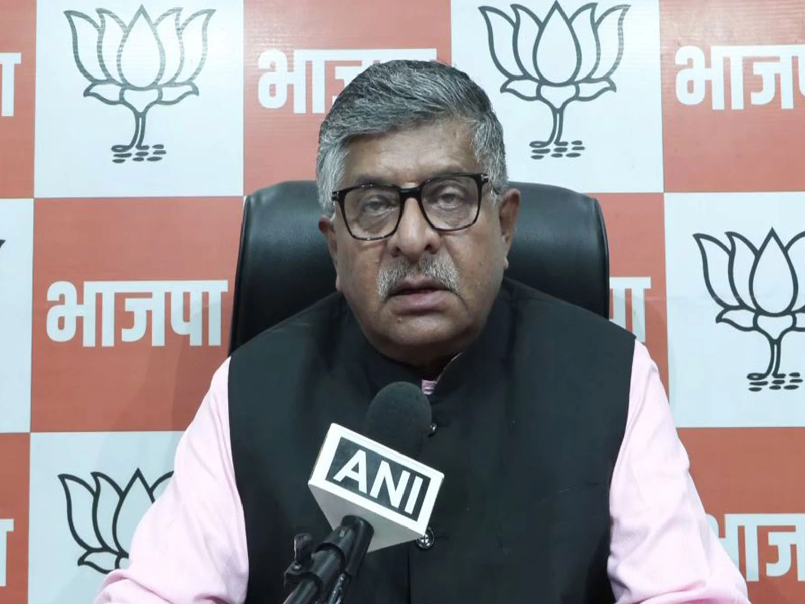 'मोदी का बाप भी जाएगा': मल्लिकार्जुन खड़गे का बयान और रविशंकर प्रसाद का हमला