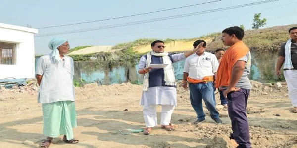 सोनवर्षा स्कूल के कायाकल्प का मंत्री ने किया निरीक्षण, बोले- गुणवत्ता से समझौता नहीं