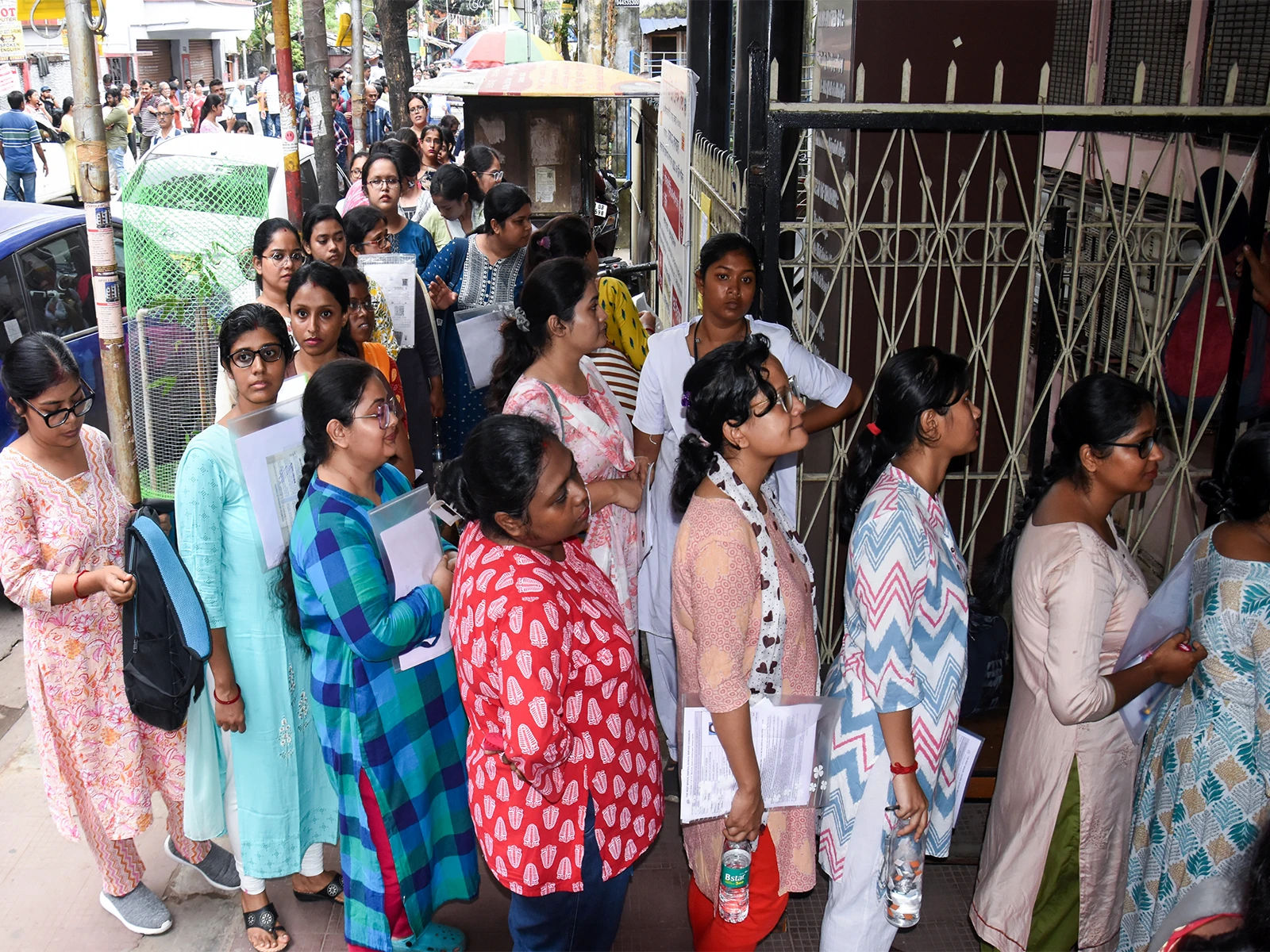वैश्विक मंदी के बीच भारत में नौकरियों की स्थिति सुधरी, Bain की रिपोर्ट