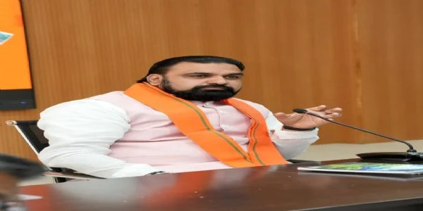 सम्राट चौधरी का निर्देश: 'सेवा संकल्प एवं कायाकल्प अभियान' में लाएं तेजी