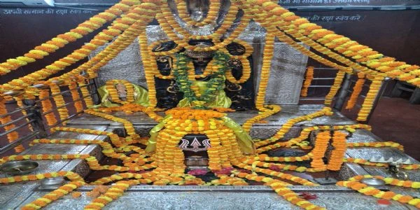 बाबा हरिहरनाथ की दिव्य आरती में शामिल हुए पर्यटन GM और STF SP