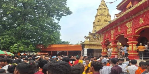 सावन की अंतिम सोमवारी पर अररिया के शिवालयों में उमड़ी भारी भीड़, लाखों भक्तों ने किया जलाभिषेक