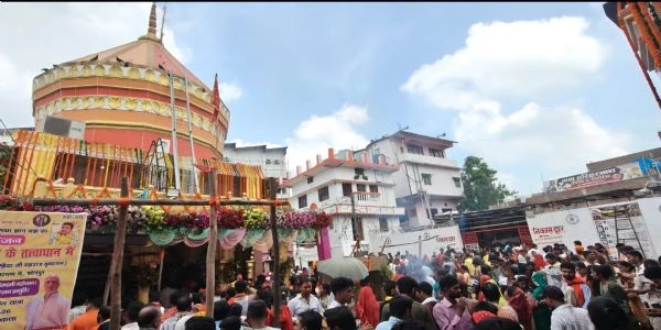 सोनपुर के ऐतिहासिक हरिहरनाथ मंदिर में मंत्री रामचंद्र प्रसाद ने की पूजा-अर्चना