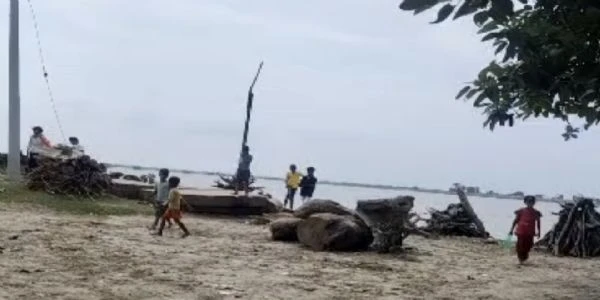गंडक नदी में बाढ़ का भारी खतरा: बगहा पुलिस और जिला प्रशासन ने जारी की अति आवश्यक चेतावनी
