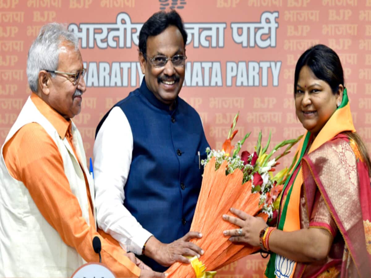BJP faces tough competition in Jharkhand Lok Sabha Elections due to internal issues.