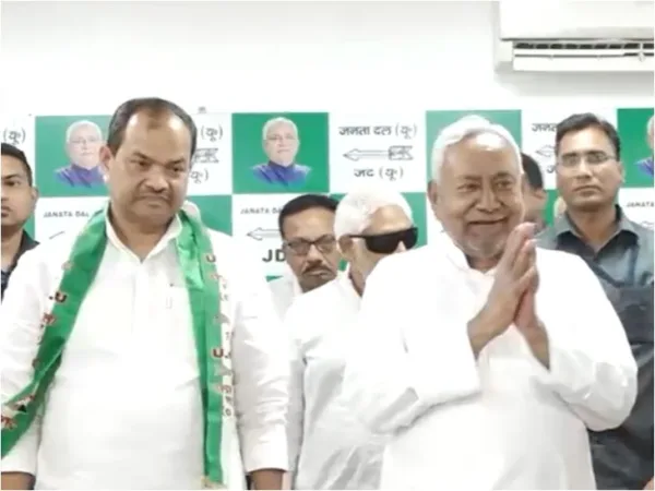 BJP Leader Bulo Mandal Joins JDU in Bihar Ahead of Elections