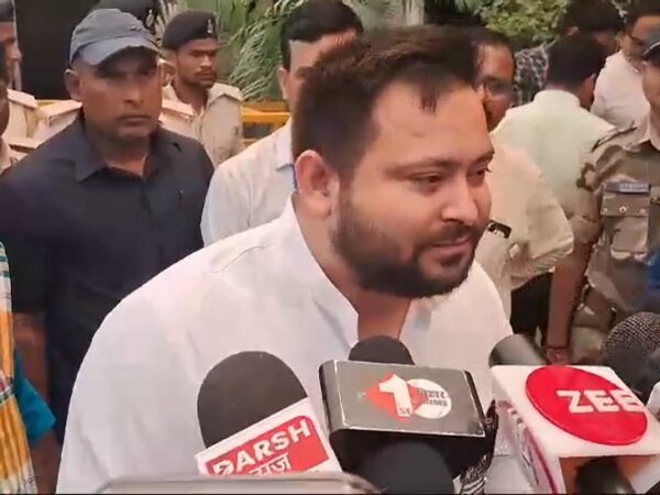Controversy Erupts in Jamui During Tejashwi Yadav’s Meeting with Chirag Paswan’s Mother