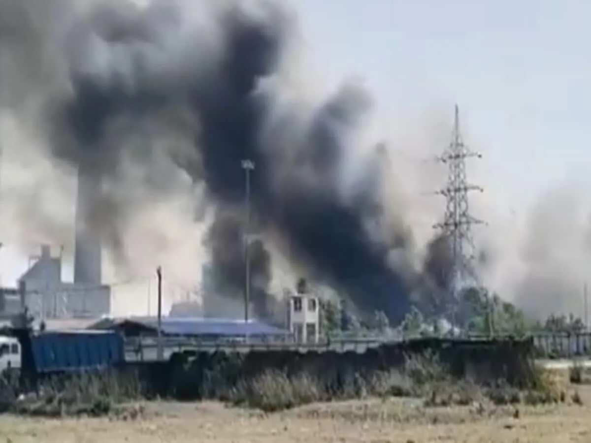 Fire near NTCP Plant in Tandwa, Chatra district causes millions in damages.