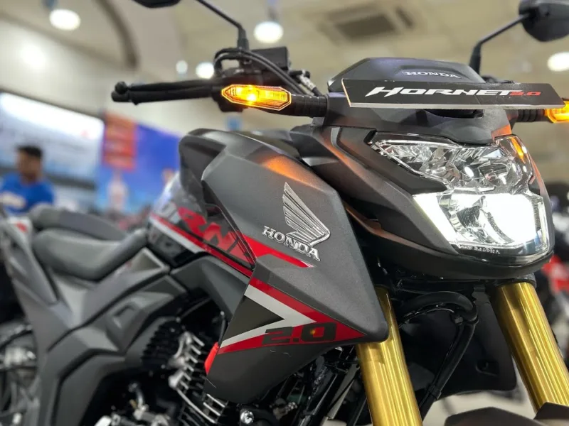 Powerful Engine and Advanced Features in Honda Hornet 2.0 Bike, Now in Indian Market