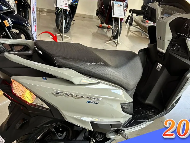 This sporty scooter from Honda will make young people make it their own, with 50 km mileage.